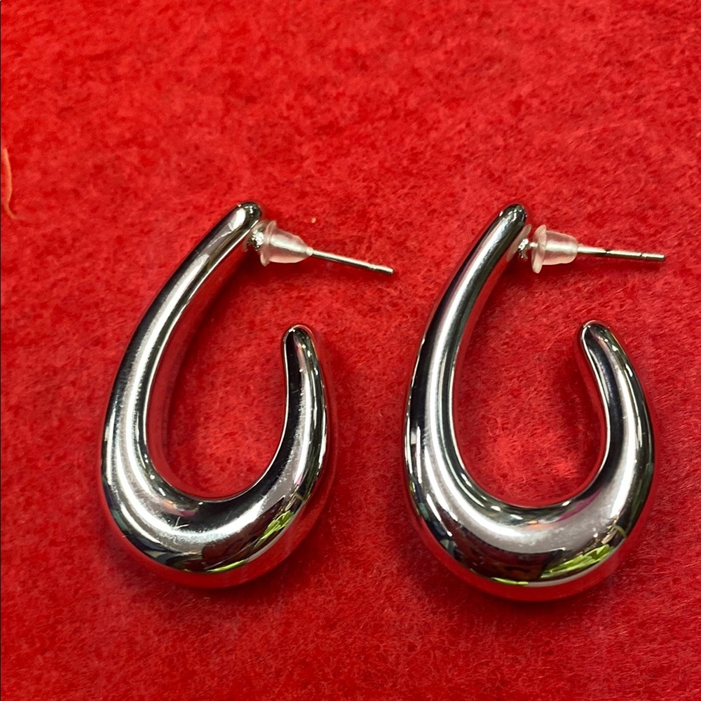Elegant Silver Teardrop Earrings